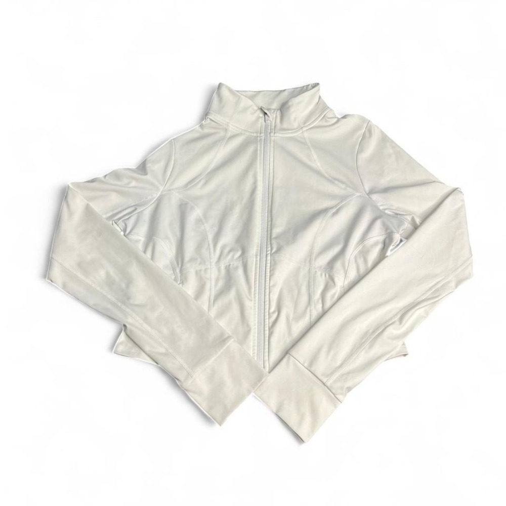 Fabletics Cropped Zip-up Jacket with‎ Front Pockets and Thumb Holes